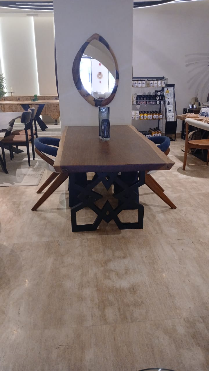 WhatsApp Image 2025-08-26 at 13.31.09_38fc94d7 Bubinga - Dining table - Image 1
